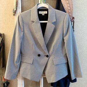 Tahari ASL Petite Houndstooth Blazer